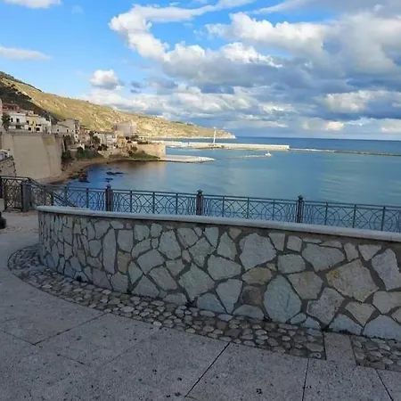 Via Siracusa 5 בית הארחה *