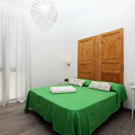 بيت ضيافة Via Siracusa 5 *